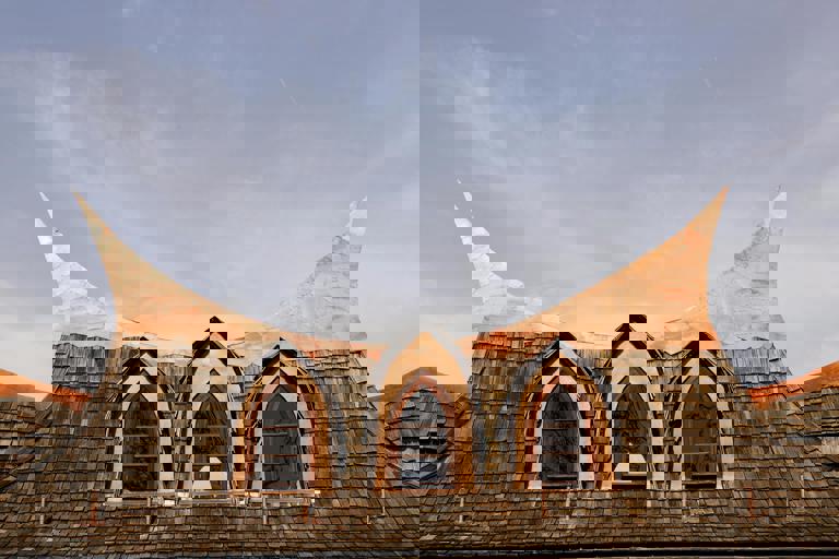 Nova companhia teatral conquista público com peças ao ar livre